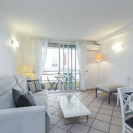 Palais Des Fleurs Apartment *